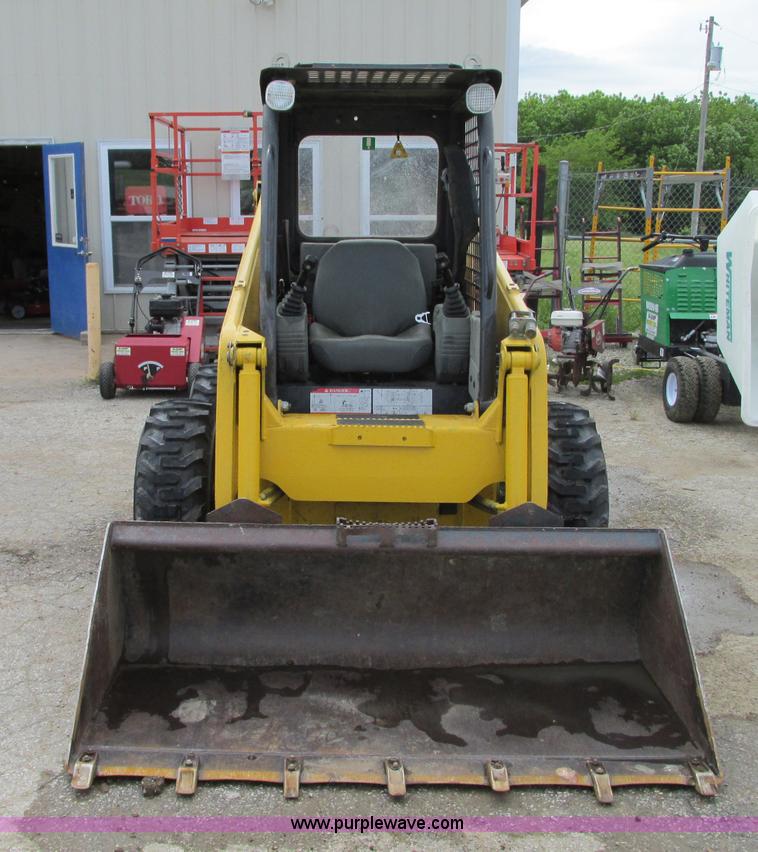 image for item B2946 2006 Komatsu SK815-5 skid steer