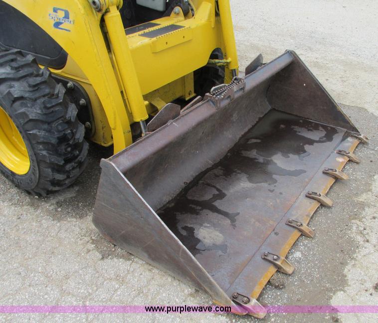 image for item B2946 2006 Komatsu SK815-5 skid steer