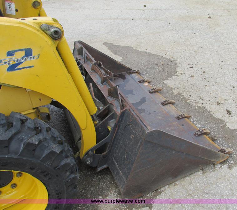image for item B2946 2006 Komatsu SK815-5 skid steer