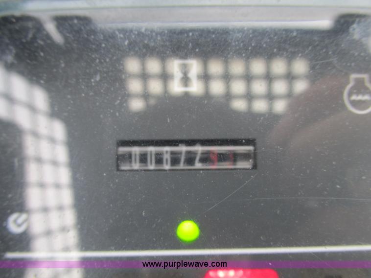 image for item B2946 2006 Komatsu SK815-5 skid steer