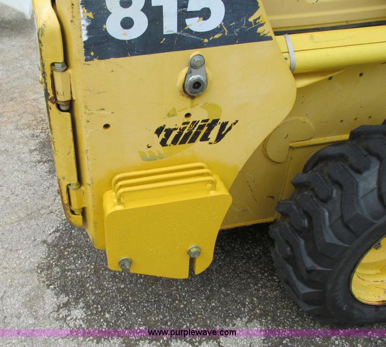 image for item B2946 2006 Komatsu SK815-5 skid steer