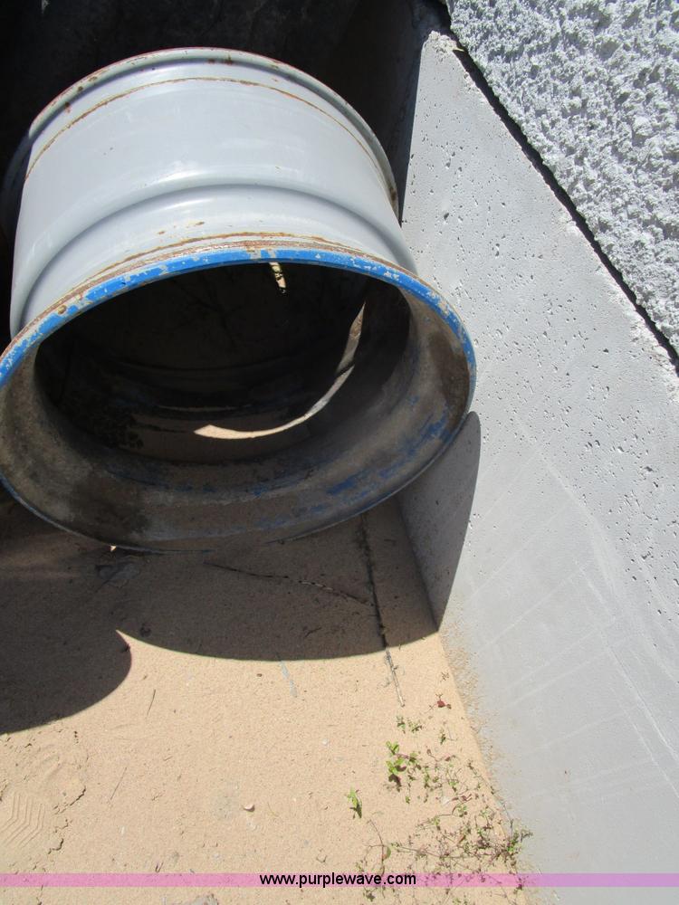 image for item BA9301 (5) 425/65R22.5 tires and wheels