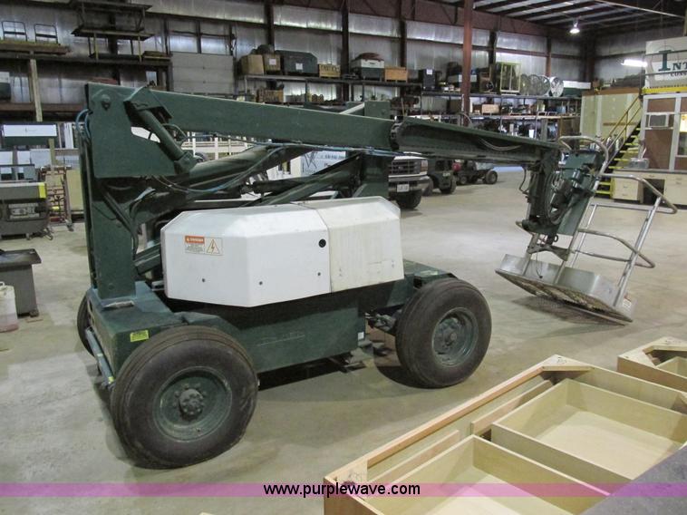 image for item BS9226 Genie 230/20HD boom lift