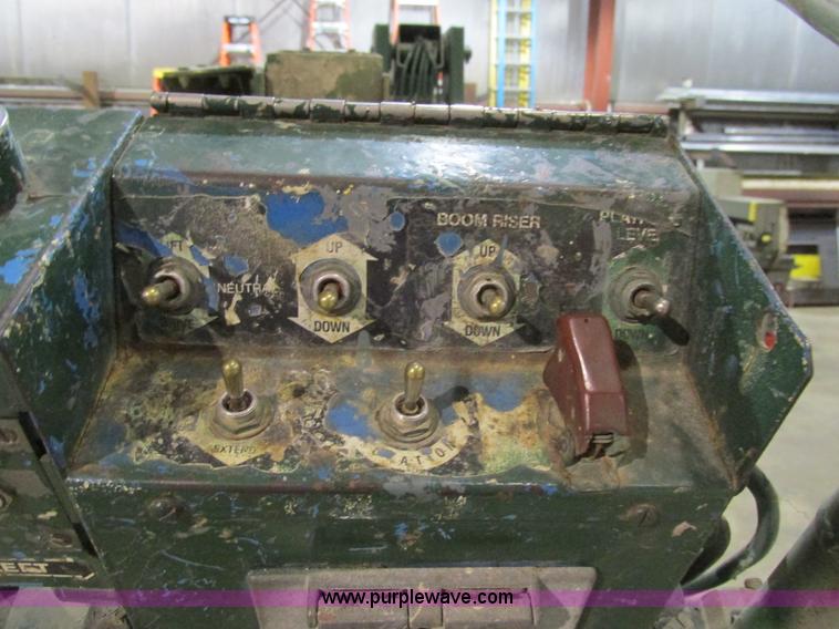 image for item BS9226 Genie 230/20HD boom lift