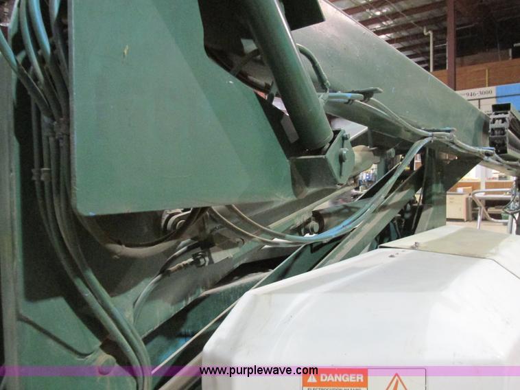 image for item BS9226 Genie 230/20HD boom lift