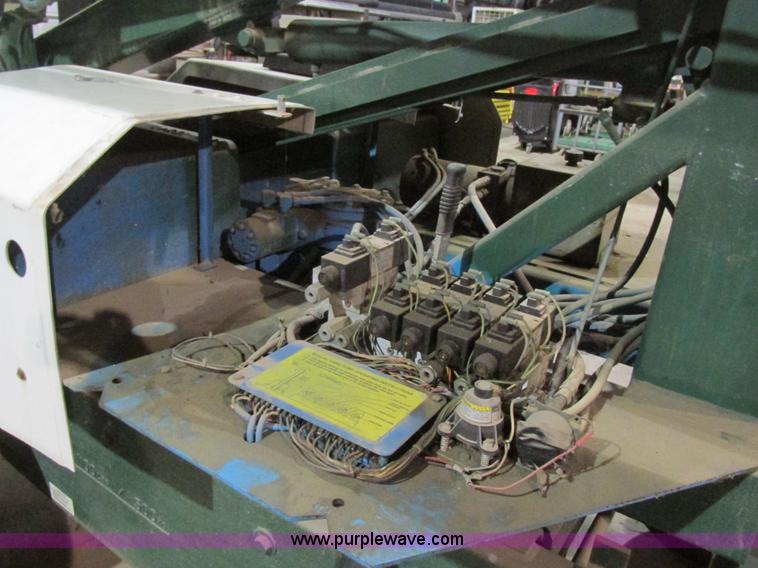 image for item BS9226 Genie 230/20HD boom lift