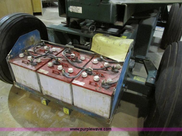 image for item BS9226 Genie 230/20HD boom lift