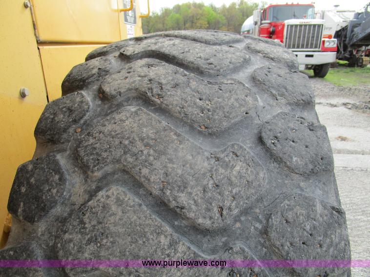 image for item D2415 1998 John Deere 644G wheel loader