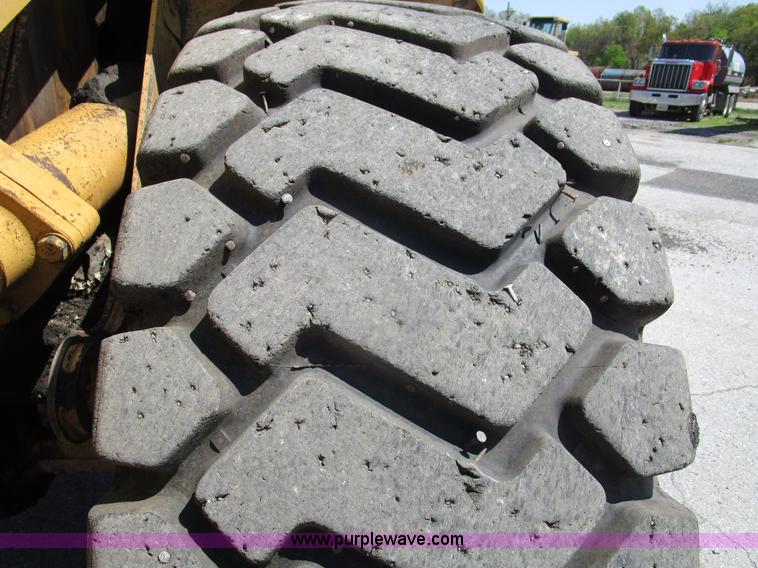 image for item D2421 1999 Caterpillar 950G wheel loader