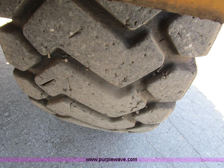 image for item D2421 1999 Caterpillar 950G wheel loader