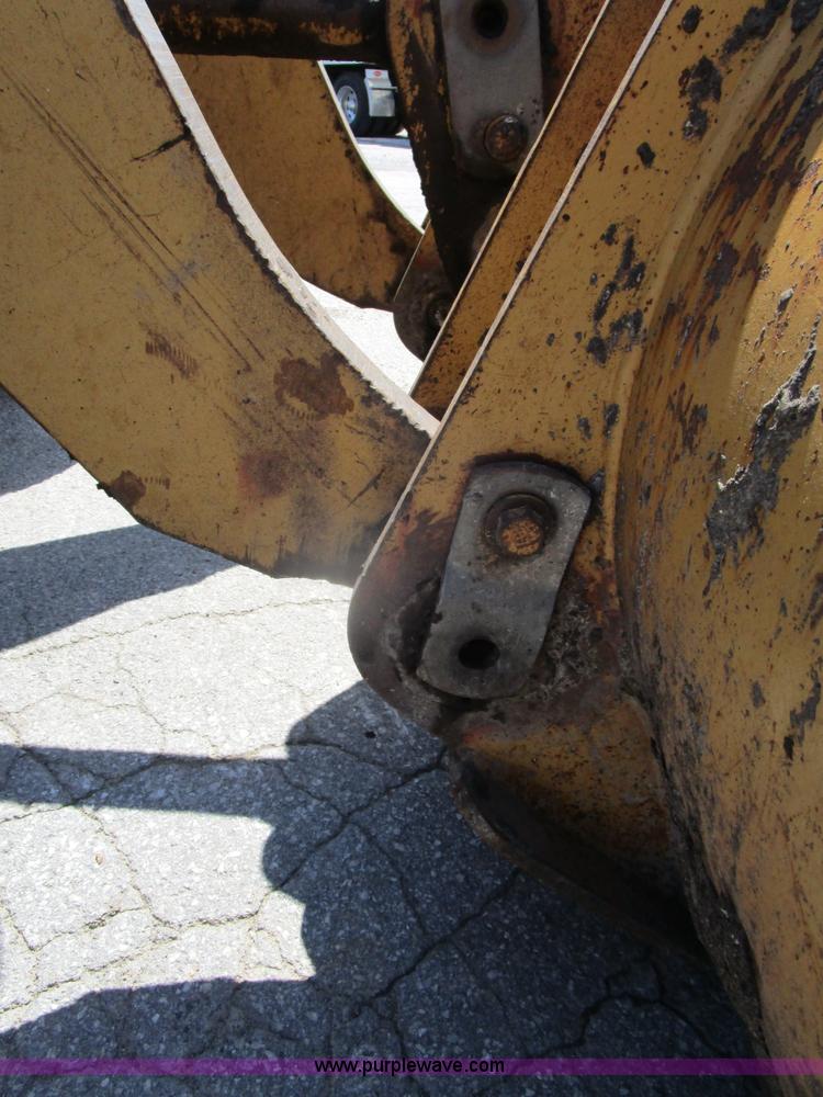 image for item D2421 1999 Caterpillar 950G wheel loader