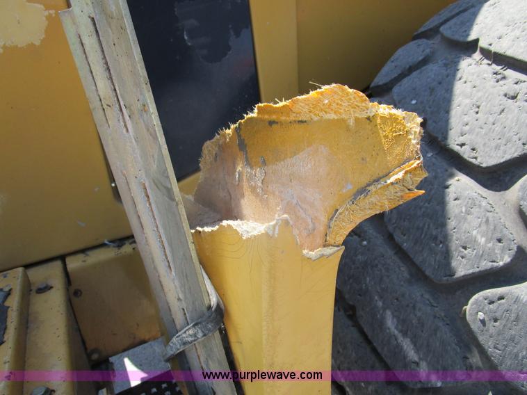 image for item D2421 1999 Caterpillar 950G wheel loader