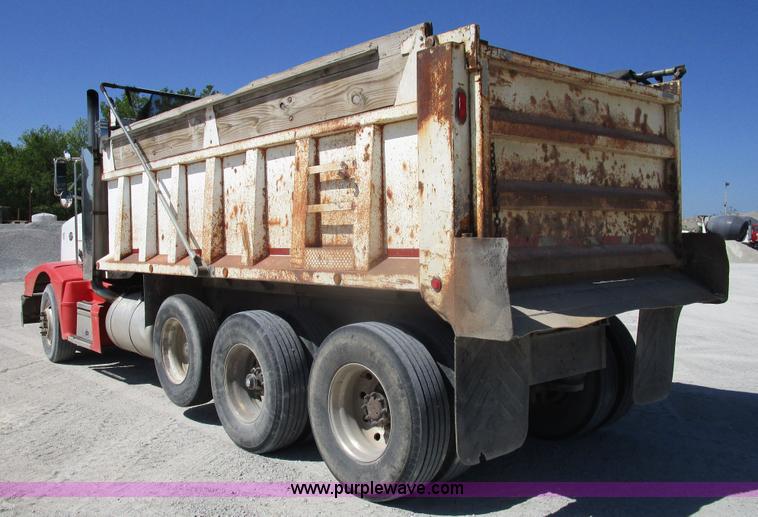image for item D2429 1994 Peterbilt 377 dump truck