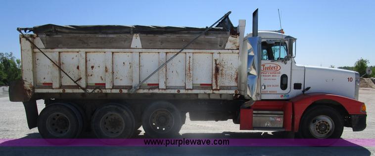 image for item D2429 1994 Peterbilt 377 dump truck