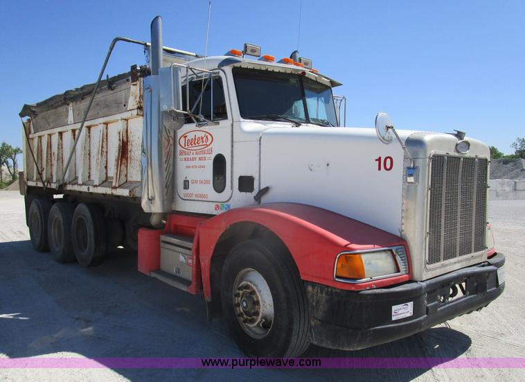 image for item D2429 1994 Peterbilt 377 dump truck