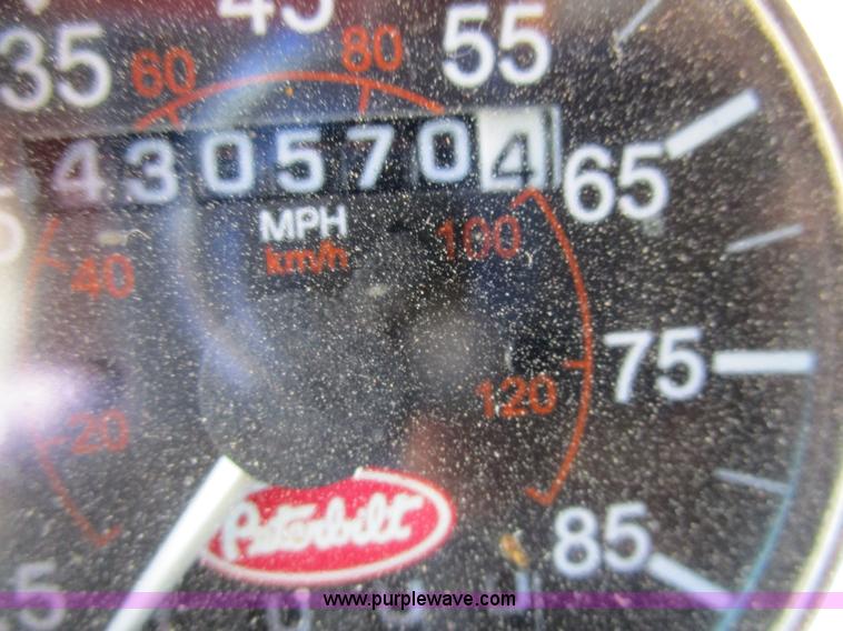 image for item D2429 1994 Peterbilt 377 dump truck