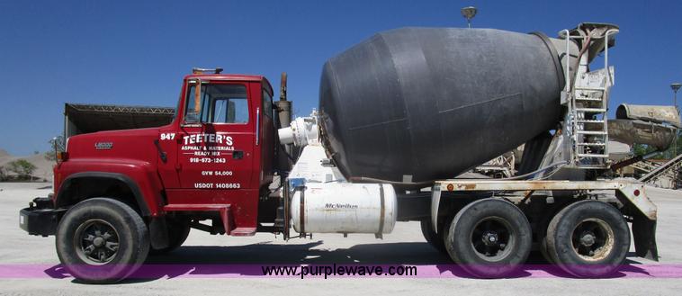 image for item D2430 1994 Ford L8000 mixer truck