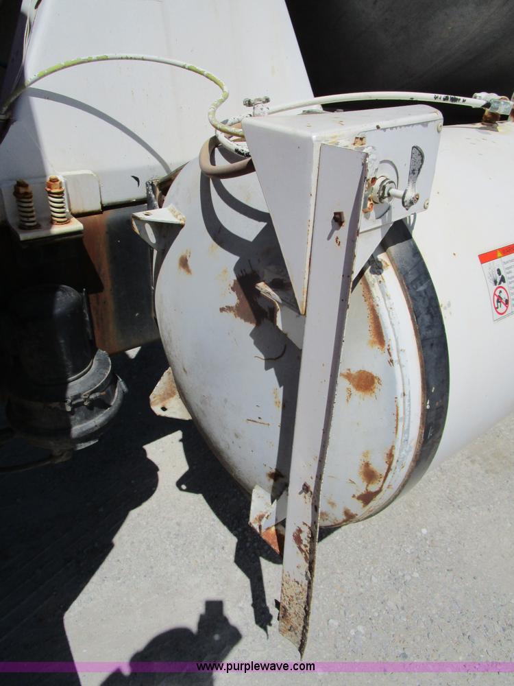 image for item D2431 1994 Ford L8000 mixer truck