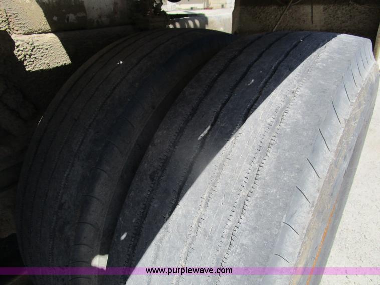 image for item D2431 1994 Ford L8000 mixer truck