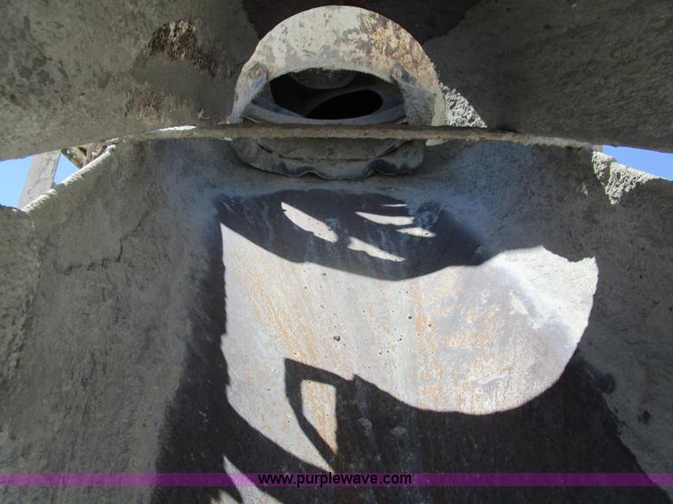 image for item D2431 1994 Ford L8000 mixer truck