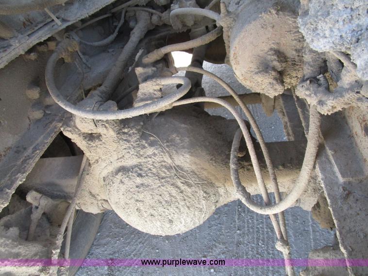 image for item D2431 1994 Ford L8000 mixer truck