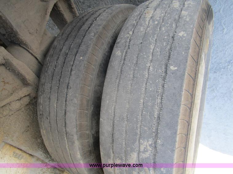 image for item D2431 1994 Ford L8000 mixer truck