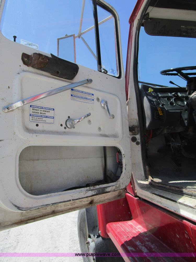 image for item D2431 1994 Ford L8000 mixer truck