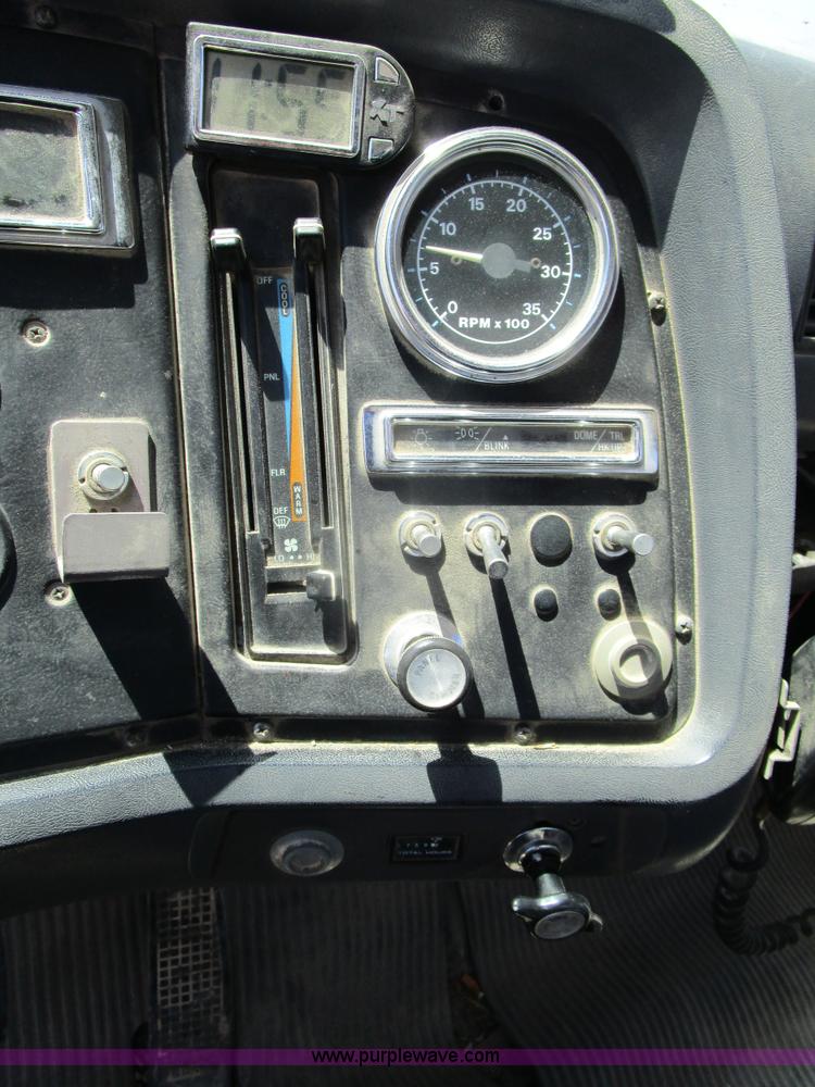 image for item D2431 1994 Ford L8000 mixer truck