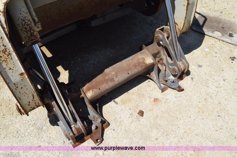 image for item E6345 Takeuchi TL250 skid steer