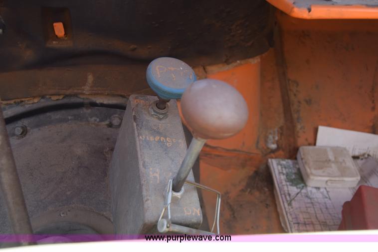 image for item E6346 1990 GMC TopKick chipper truck