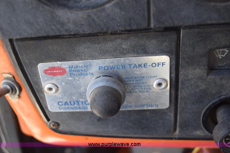 image for item E6346 1990 GMC TopKick chipper truck