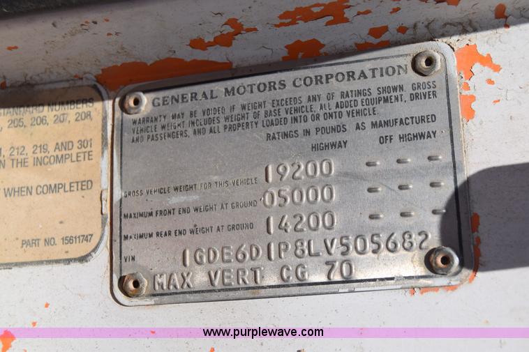 image for item E6346 1990 GMC TopKick chipper truck