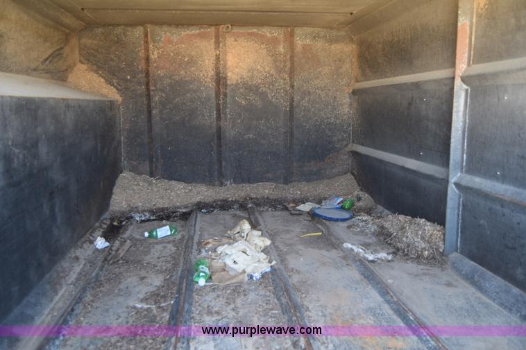 image for item E6346 1990 GMC TopKick chipper truck