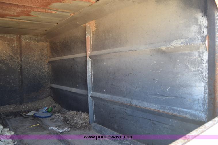 image for item E6346 1990 GMC TopKick chipper truck