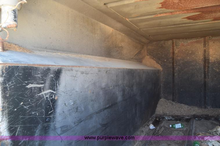 image for item E6346 1990 GMC TopKick chipper truck