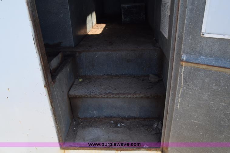 image for item E6346 1990 GMC TopKick chipper truck