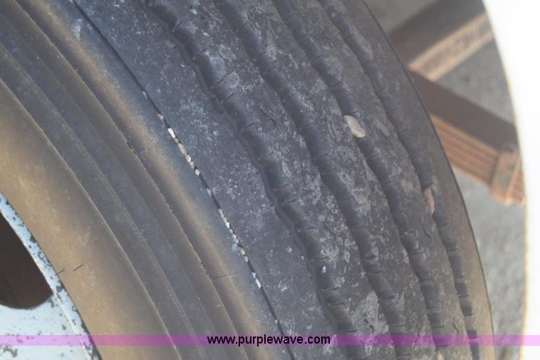 image for item E6346 1990 GMC TopKick chipper truck