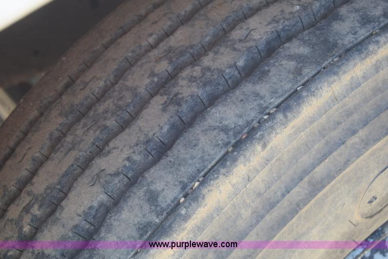 image for item E6346 1990 GMC TopKick chipper truck