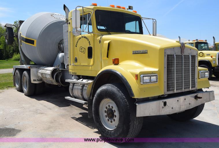 image for item E6409 1990 Kenworth W900 mixer truck
