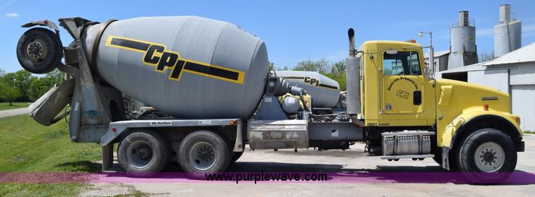 image for item E6409 1990 Kenworth W900 mixer truck