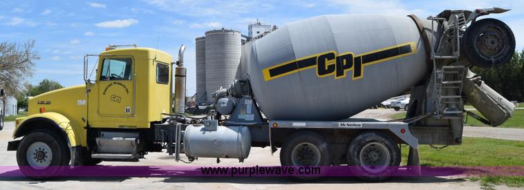 image for item E6409 1990 Kenworth W900 mixer truck