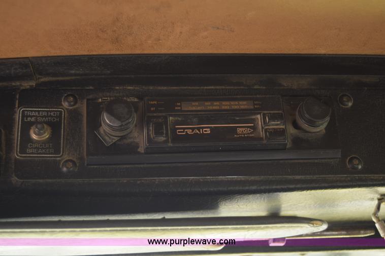 image for item E6409 1990 Kenworth W900 mixer truck