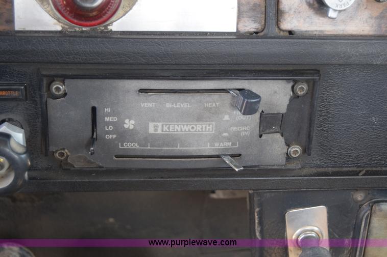 image for item E6409 1990 Kenworth W900 mixer truck