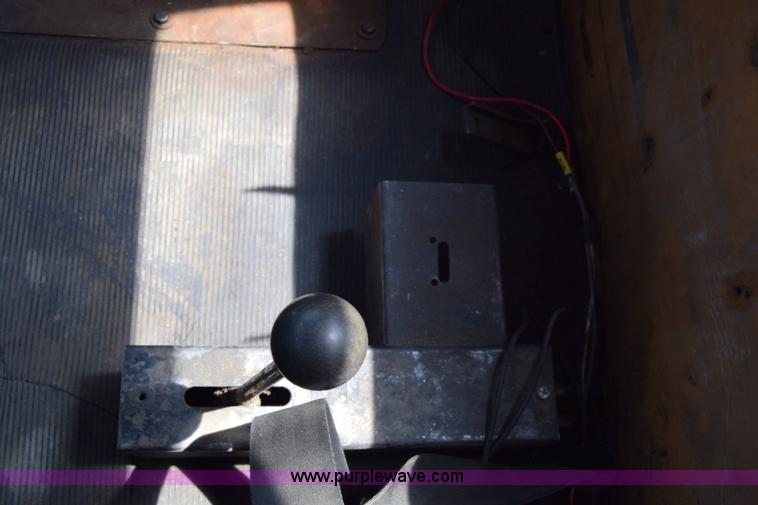 image for item E6409 1990 Kenworth W900 mixer truck