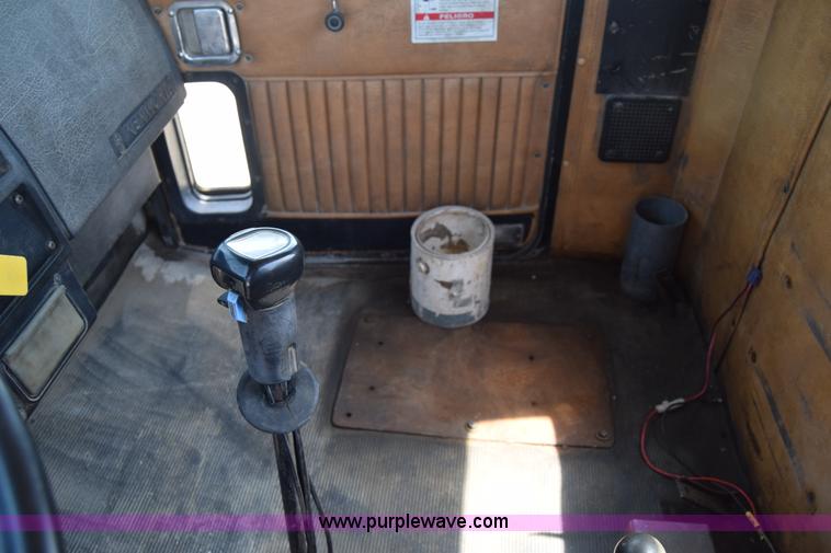 image for item E6409 1990 Kenworth W900 mixer truck