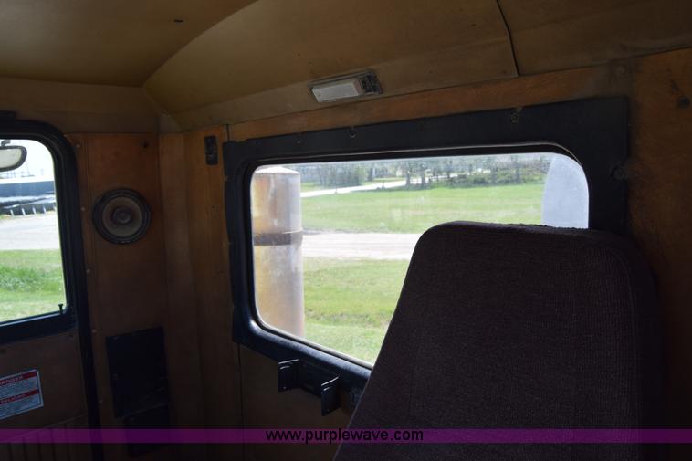 image for item E6409 1990 Kenworth W900 mixer truck