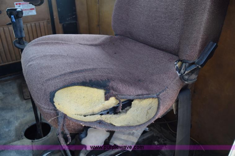 image for item E6409 1990 Kenworth W900 mixer truck