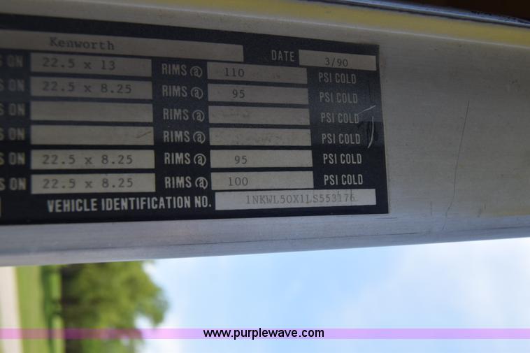 image for item E6409 1990 Kenworth W900 mixer truck