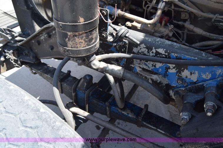 image for item E6409 1990 Kenworth W900 mixer truck