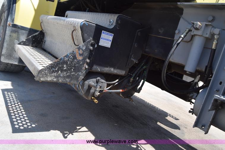 image for item E6409 1990 Kenworth W900 mixer truck